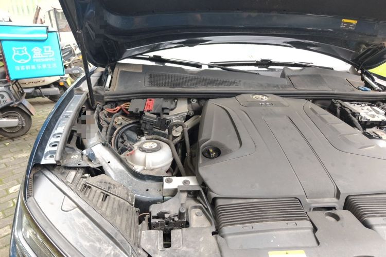 Used Volkswagen Touareg New Energy 2021 eHybrid Engine Bay Right