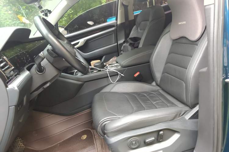 Used Volkswagen Touareg New Energy 2021 eHybrid Left Front Seat
