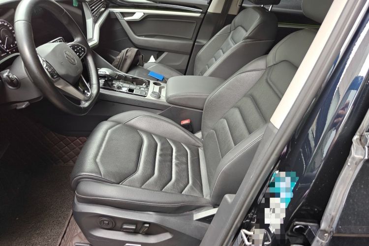 Used Volkswagen Touareg New Energy 2021 eHybrid Left Front Seat