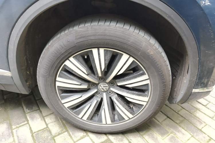 Used Volkswagen Touareg New Energy 2021 eHybrid Right Front Wheel Hub