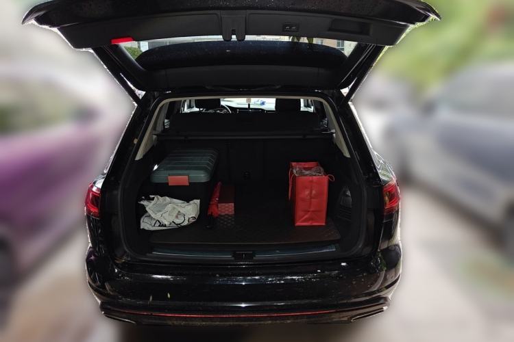 Used Volkswagen Touareg New Energy 2021 eHybrid Trunk