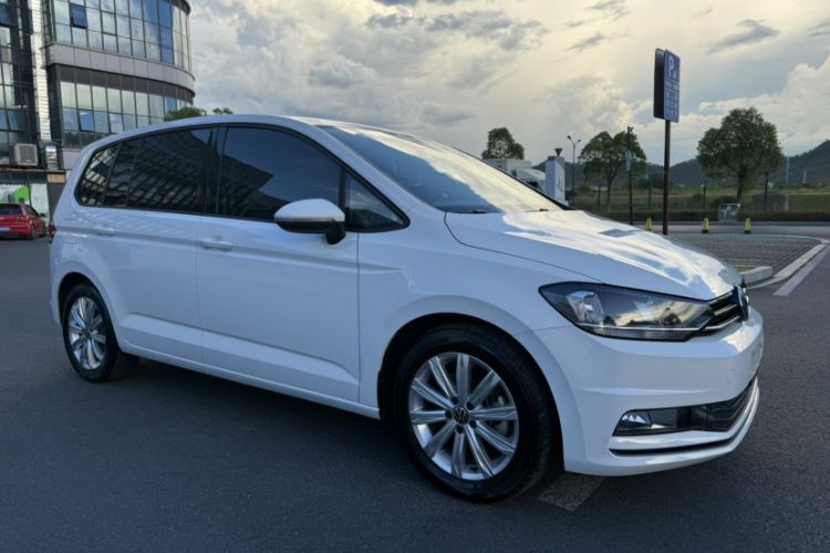 Used Volkswagen Touran 2021 Volkswagen Touran L 280TSI DSG Style Edition 7 Seats Exterior 2
