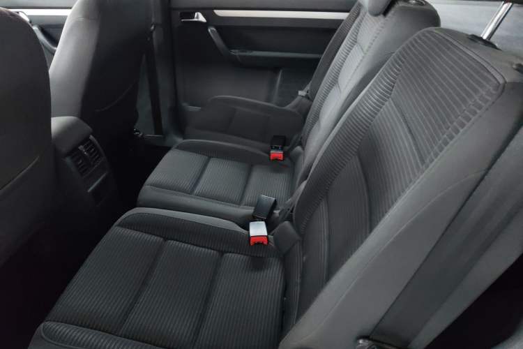 Used Volkswagen Touran 2015 1.4T Manual Fashion Edition 5-Seater Interior 1