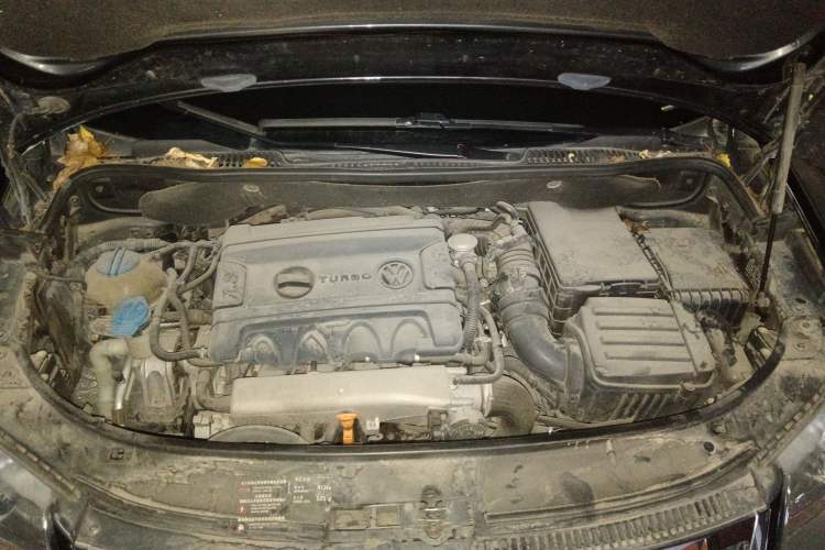 Used Volkswagen Touran 2008 1.8T ZhiZun Edition Automatic 5-Seater Engine Bay