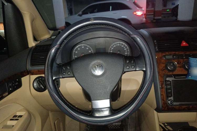 Used Volkswagen Touran 2008 1.8T ZhiZun Edition Automatic 5-Seater Steering Wheel