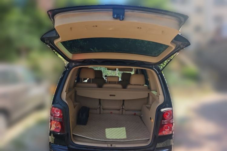 Used Volkswagen Touran 2008 1.8T ZhiZun Edition Automatic 5-Seater Trunk