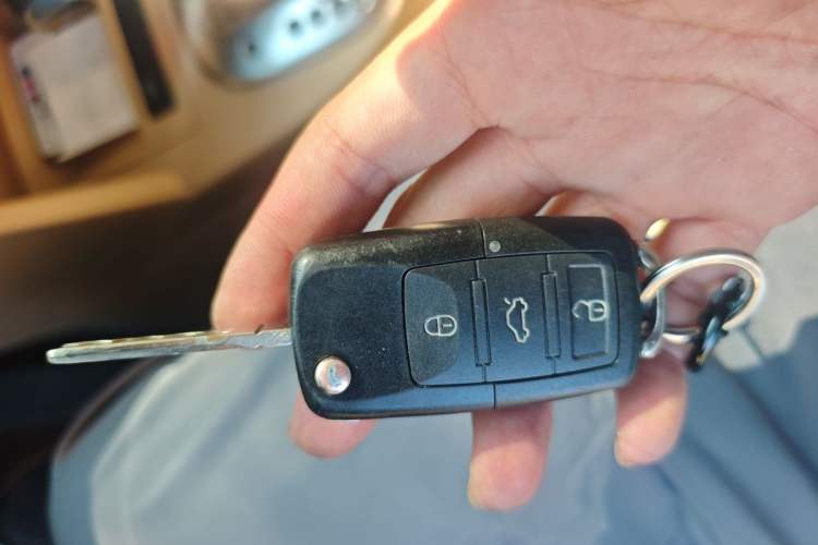 Used Volkswagen Touran 2008 1.8T ZhiZun Edition Automatic 5-Seater Vehicle Key