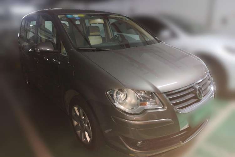 Used Volkswagen Touran 2008 2.0L Smart Edition Automatic 5 Seats Front Right 45 Deg