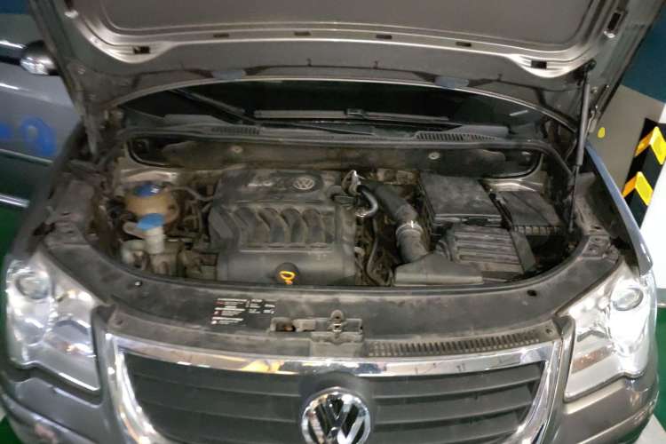 Used Volkswagen Touran 2008 2.0L Smart Edition Automatic 5 Seats Engine Bay