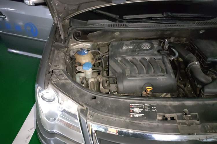Used Volkswagen Touran 2008 2.0L Smart Edition Automatic 5 Seats Engine Bay Right