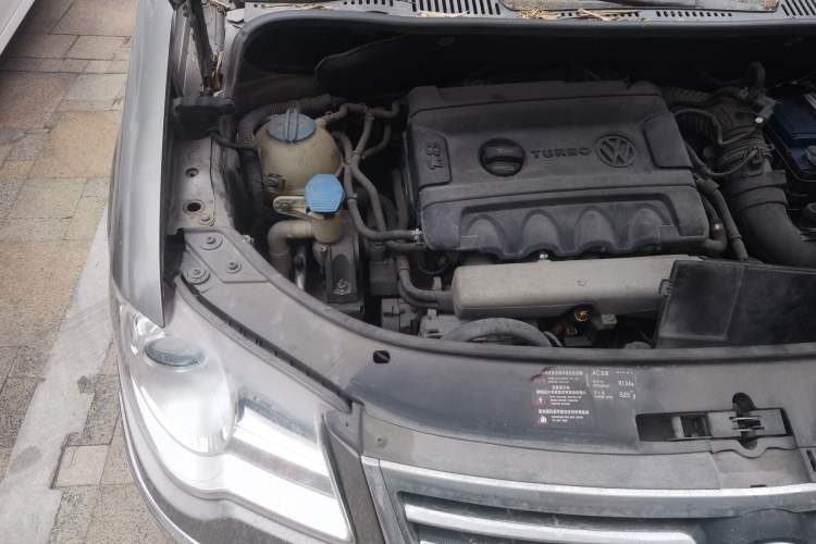 Used Volkswagen Touran 2008 1.8T ZhiZun Edition Automatic 5-Seater Engine Bay Right