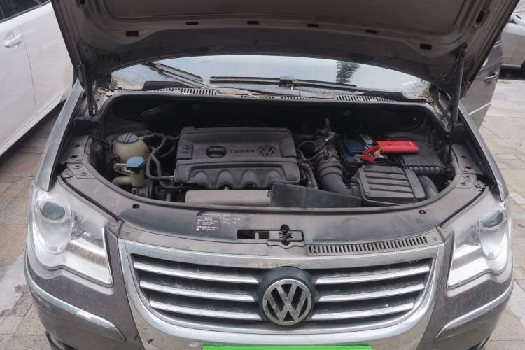Used Volkswagen Touran 2008 1.8T ZhiZun Edition Automatic 5-Seater Engine Bay