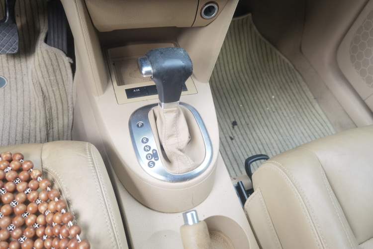 Used Volkswagen Touran 2008 1.8T ZhiZun Edition Automatic 5-Seater Gear Lever