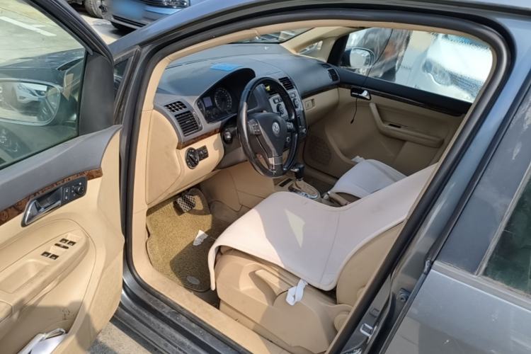 Used Volkswagen Touran 2008 1.8T ZhiZun Edition Automatic 5-Seater Driver Seat