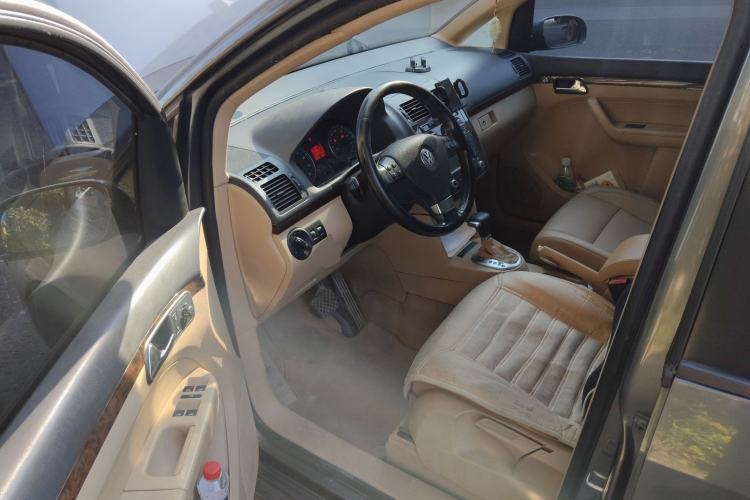 Used Volkswagen Touran 2008 1.8T ZhiZun Edition Automatic 5-Seater Driver Seat