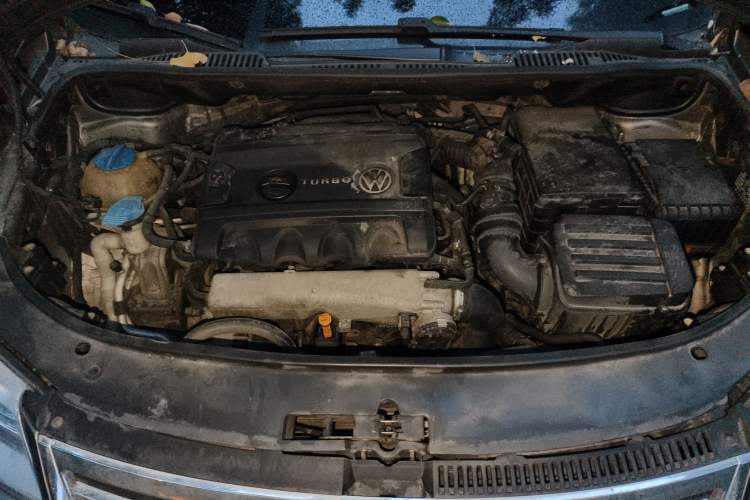 Used Volkswagen Touran 2008 1.8T ZhiZun Edition Automatic 5-Seater Engine Bay