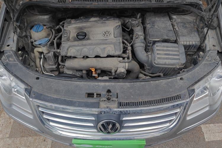 Used Volkswagen Touran 2008 1.8T ZhiZun Edition Manual 5-Seater Engine Bay