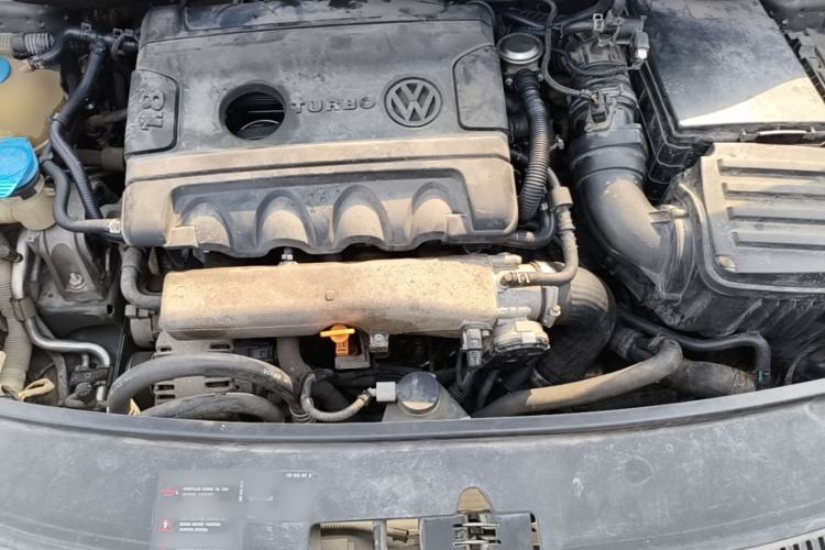 Used Volkswagen Touran 2008 1.8T ZhiZun Edition Automatic 5-Seater Engine Bay