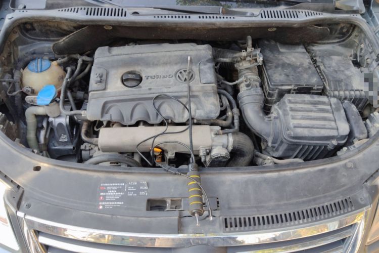 Used Volkswagen Touran 2008 1.8T ZhiZun Edition Automatic 5-Seater Engine Bay