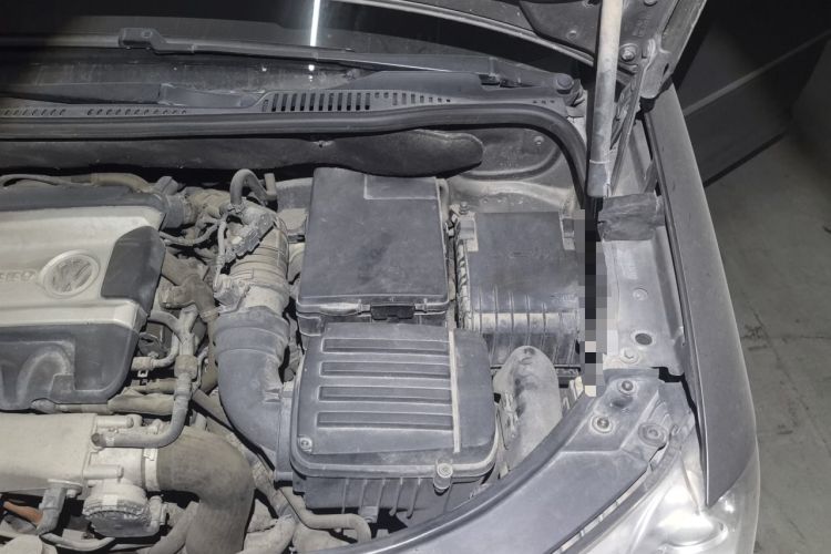 Used Volkswagen Touran 2008 1.8T ZhiZun Edition Manual 5-Seater Engine Bay Left