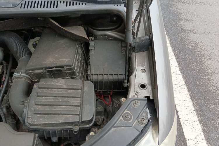 Used Volkswagen Touran 2008 2.0L Smart Edition Automatic 5 Seats Engine Bay Left