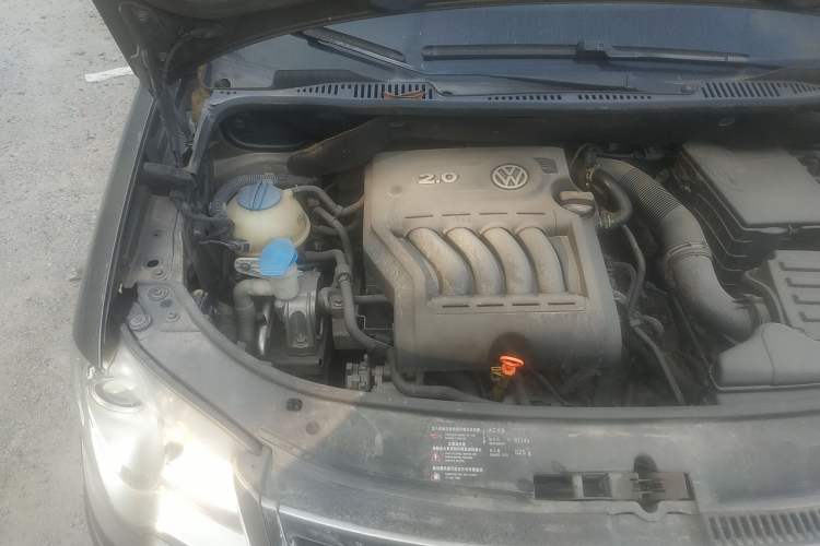 Used Volkswagen Touran 2008 2.0L Smart Edition Automatic 5 Seats Engine Bay Right