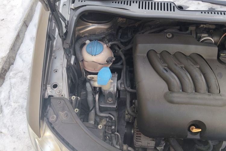 Used Volkswagen Touran 2008 2.0L Smart Edition Automatic 5 Seats Engine Bay Right