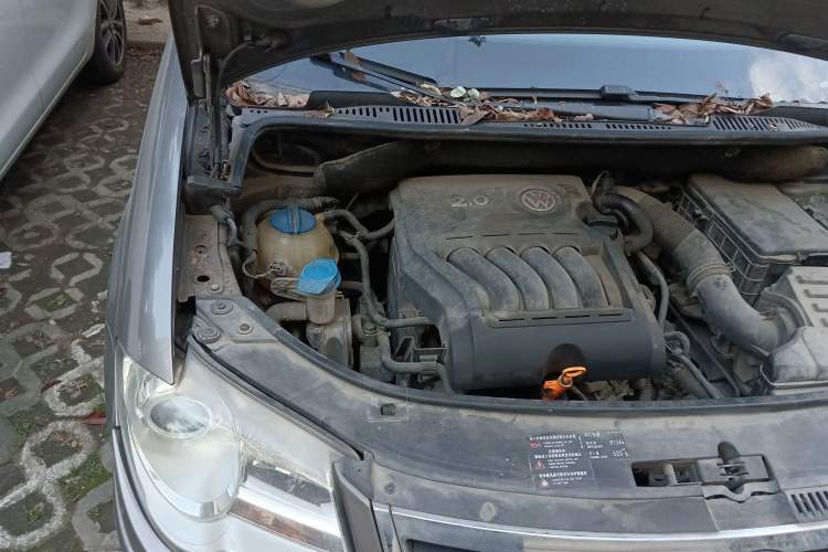Used Volkswagen Touran 2008 2.0L Zhiya Edition Automatic 5 Seats Engine Bay Right