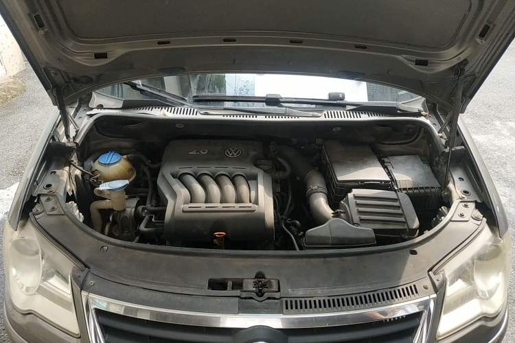 Used Volkswagen Touran 2008 2.0L Smart Edition Automatic 5 Seats Engine Bay