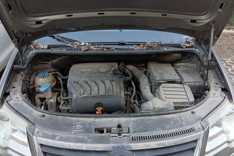 Used Volkswagen Touran 2008 2.0L Zhiya Edition Automatic 5 Seats Engine Bay