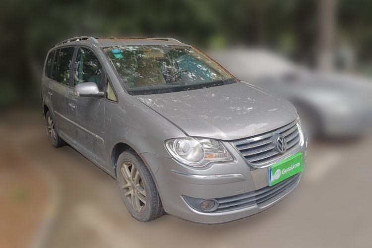 Used Volkswagen Touran 2008 1.8T ZhiZun Edition Manual 5-Seater Front Right 45 Deg