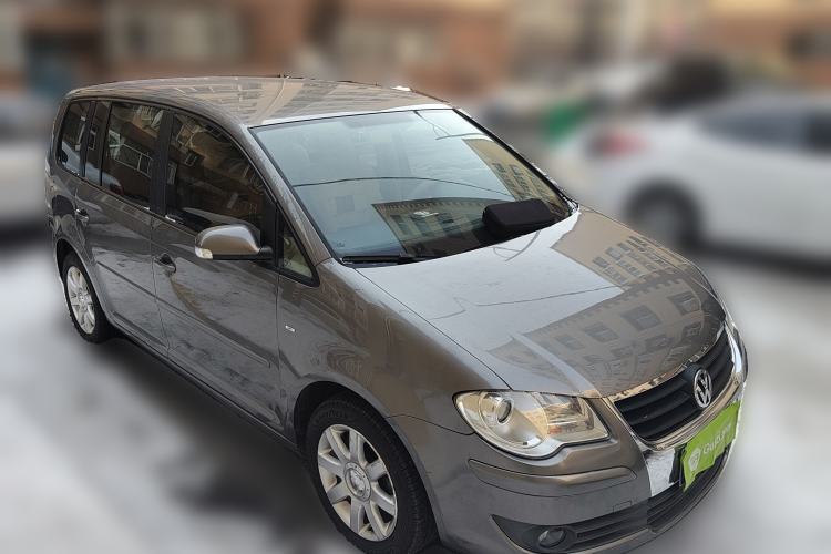 Used Volkswagen Touran 2008 2.0L Smart Edition Automatic 5 Seats Front Right 45 Deg