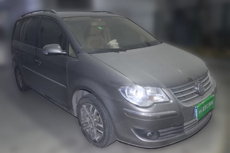 Used Volkswagen Touran 2008 1.8T ZhiZun Edition Manual 5-Seater Front Right 45 Deg