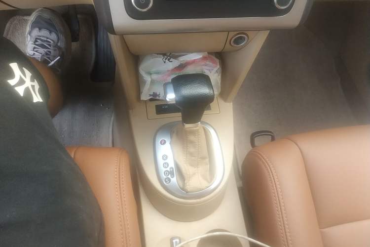Used Volkswagen Touran 2008 2.0L Smart Edition Automatic 5 Seats Gear Lever
