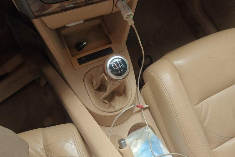 Used Volkswagen Touran 2008 1.8T ZhiZun Edition Manual 5-Seater Gear Lever