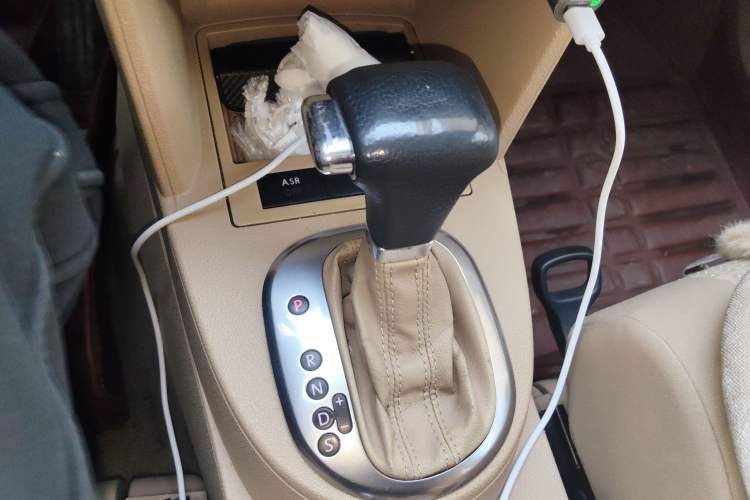 Used Volkswagen Touran 2008 2.0L Smart Edition Automatic 5 Seats Gear Lever