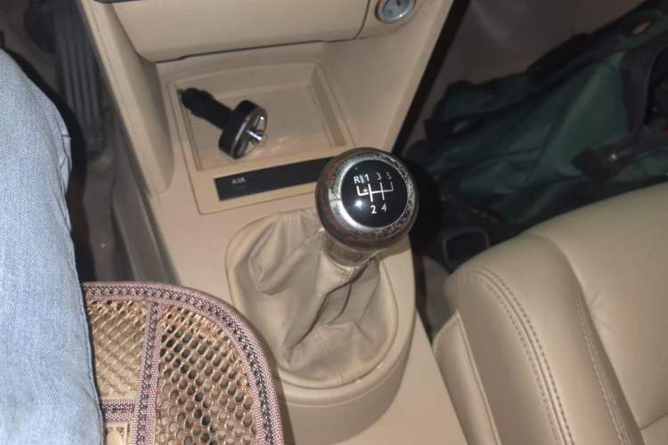 Used Volkswagen Touran 2008 1.8T ZhiZun Edition Manual 5-Seater Gear Lever