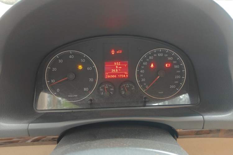 Used Volkswagen Touran 2008 1.8T ZhiZun Edition Manual 5-Seater Instrument Cluster