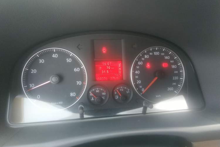 Used Volkswagen Touran 2008 2.0L Smart Edition Automatic 5 Seats Odometer Close Up