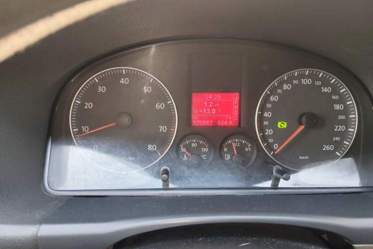 Used Volkswagen Touran 2008 2.0L Smart Edition Automatic 5 Seats Odometer Close Up