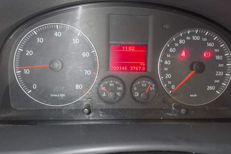 Used Volkswagen Touran 2008 1.8T ZhiZun Edition Manual 5-Seater Odometer Close Up