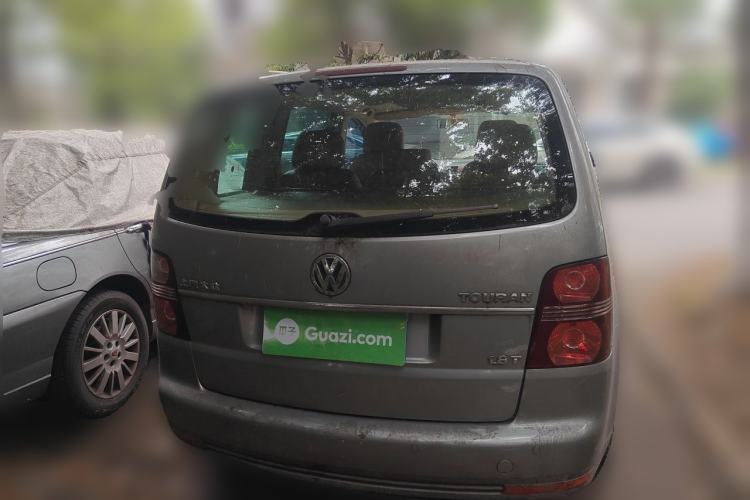 Used Volkswagen Touran 2008 1.8T ZhiZun Edition Manual 5-Seater Rear