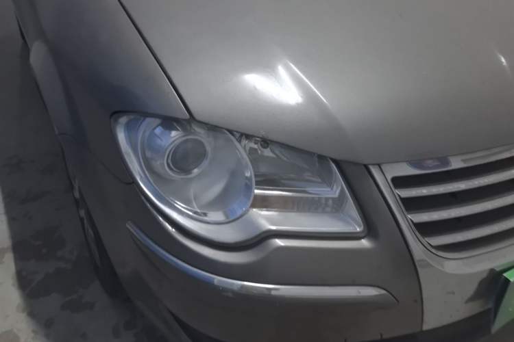 Used Volkswagen Touran 2008 1.8T ZhiZun Edition Manual 5-Seater Right Front Headlight