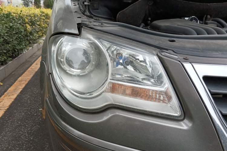 Used Volkswagen Touran 2008 2.0L Smart Edition Automatic 5 Seats Right Front Headlight