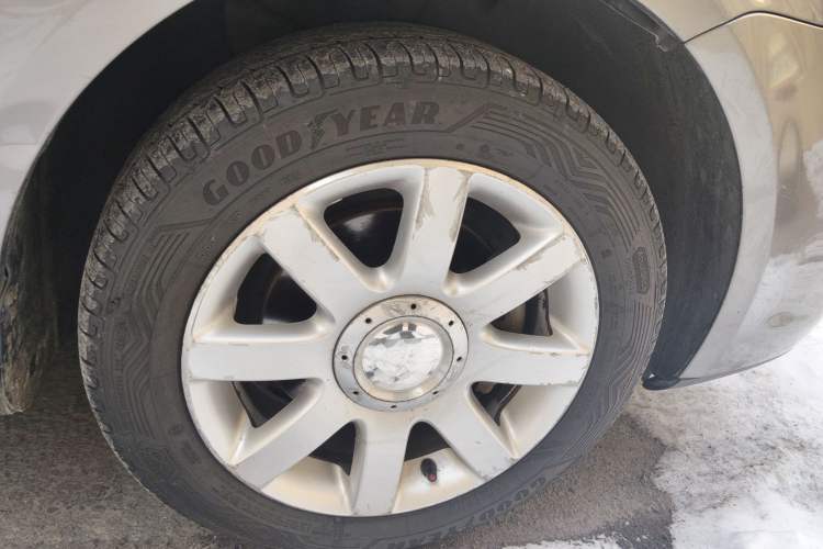 Used Volkswagen Touran 2008 2.0L Smart Edition Automatic 5 Seats Right Front Wheel Hub