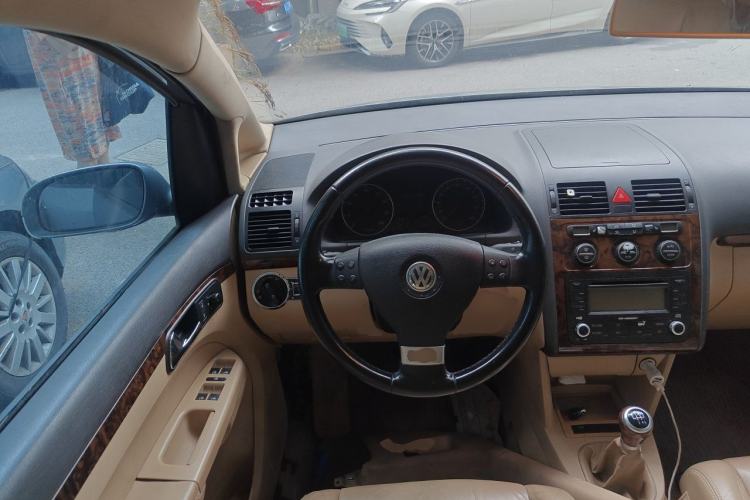 Used Volkswagen Touran 2008 1.8T ZhiZun Edition Manual 5-Seater Steering Wheel