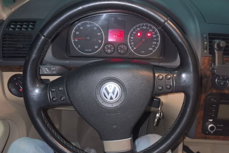Used Volkswagen Touran 2008 1.8T ZhiZun Edition Manual 5-Seater Steering Wheel