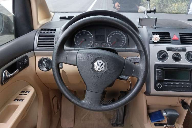 Used Volkswagen Touran 2008 2.0L Smart Edition Automatic 5 Seats Steering Wheel