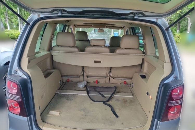 Used Volkswagen Touran 2008 1.8T ZhiZun Edition Automatic 5-Seater Trunk