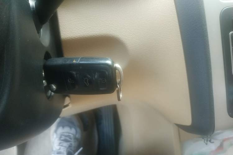 Used Volkswagen Touran 2008 2.0L Smart Edition Automatic 5 Seats Vehicle Key